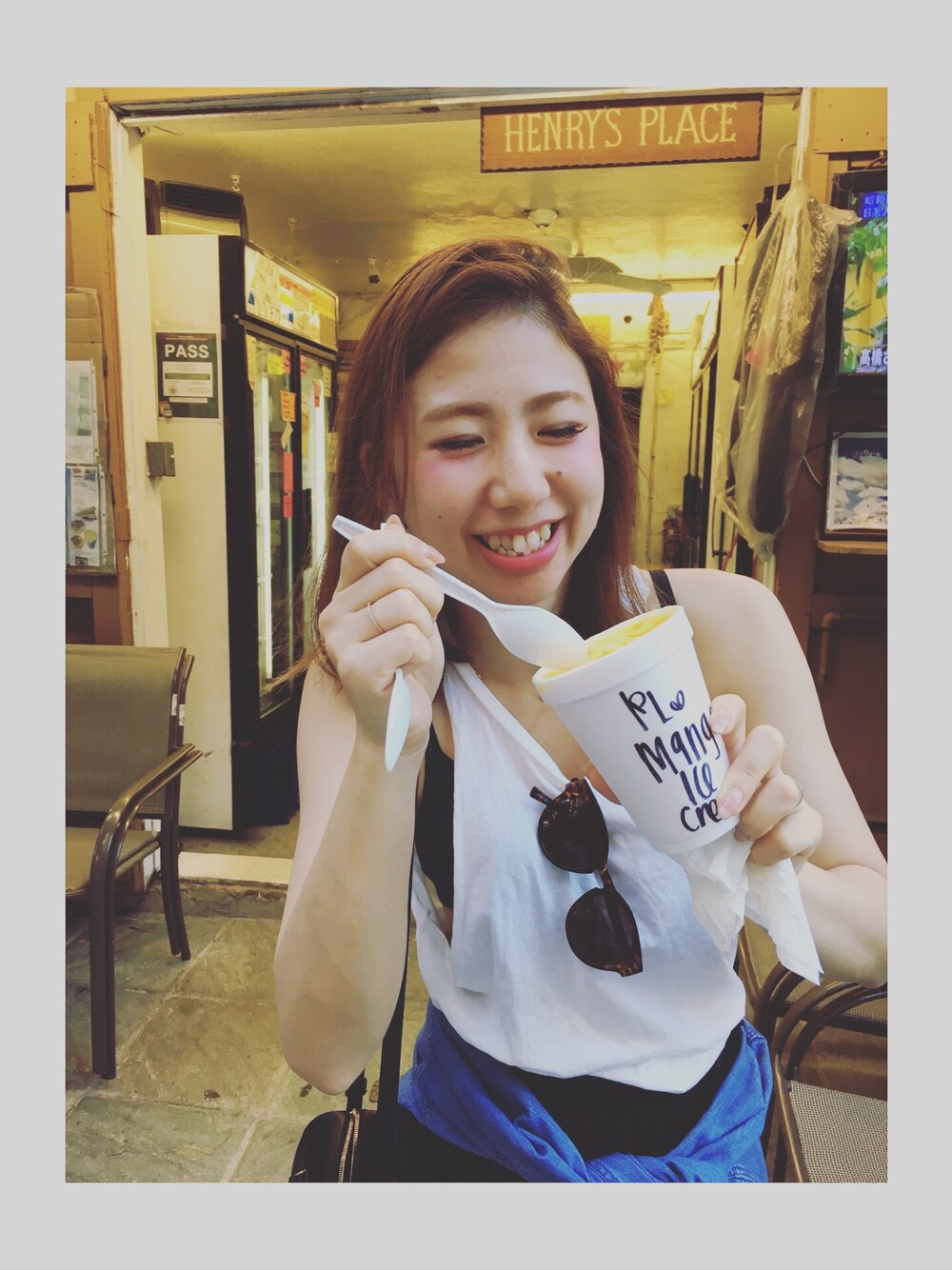 「ハワイ、ハワイコーデ、ハネムーン」｜「H&Mのアイテム（タンクトップ、ホワイト系）」を使った、aykさん（レディース・159cm）の冬コーディネートの1枚目の写真