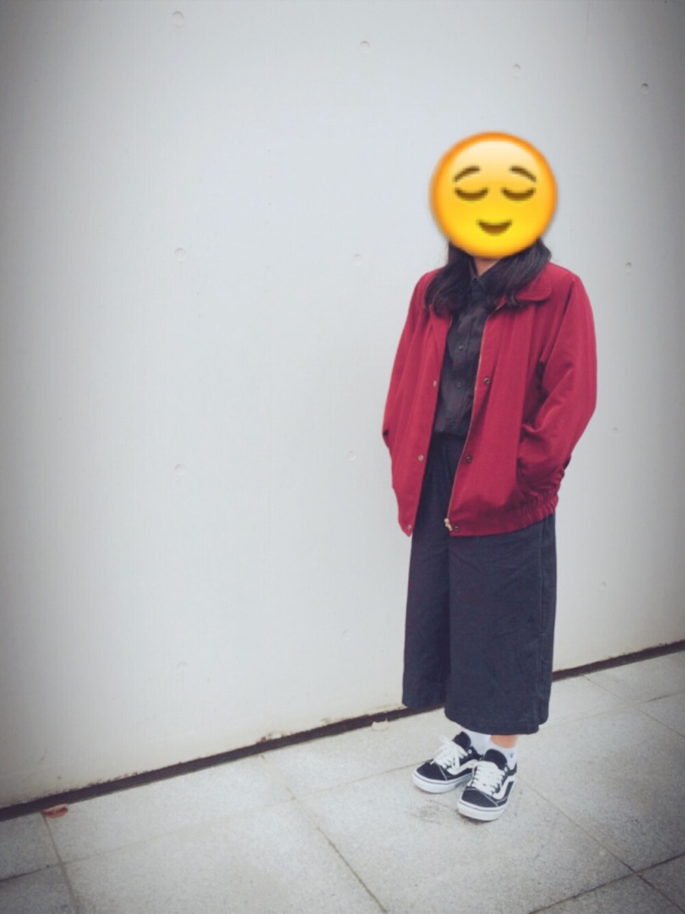 「古着、ガウチョパンツ、VANS」｜「UNIQLOのアイテム（シャツ/ブラウス、ブラック系）」を使った、sacoさん（レディース・153cm）の秋コーディネートの1枚目の写真