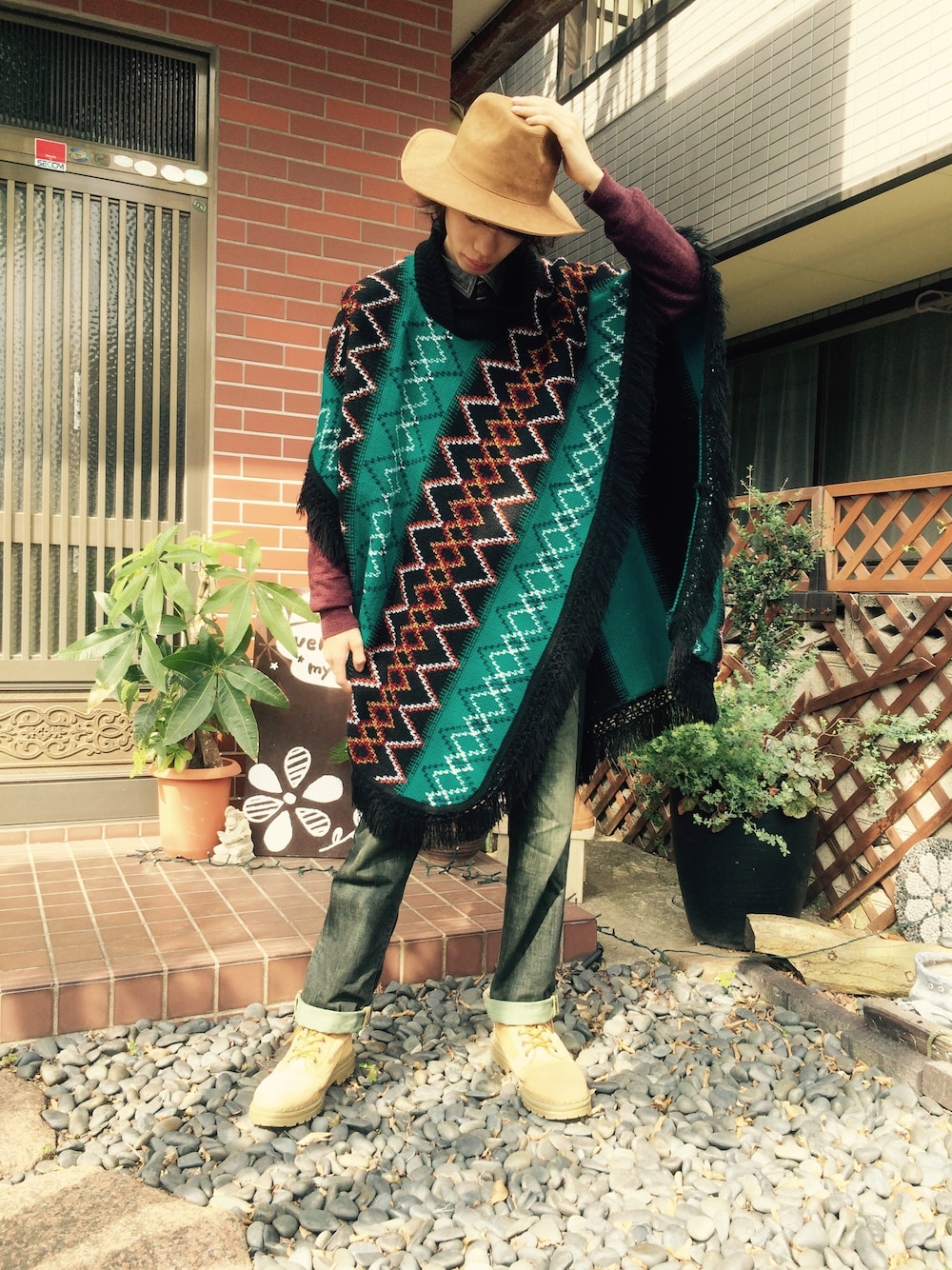 「ハット、デニム」｜「古着のアイテム（その他トップス、その他）」を使った、みらぶる/黒廻さん（メンズ・175cm）の秋コーディネートの1枚目の写真