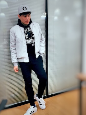 「アイテム（ライダースジャケット、シルバー系）」を使った、进击的小拉一定要活下去さん（メンズ・175cm）の冬コーディネート
