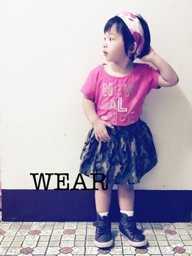 「NEW BALANCE（ニューバランス）のアイテム（Tシャツ/カットソー、ピンク系）」を使った、Fuanさん（キッズ・90cm）の夏コーディネート