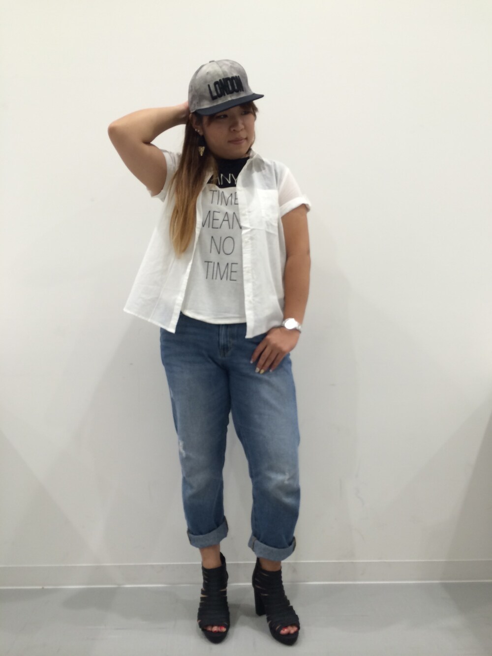 「GU」｜「アイテム（Tシャツ/カットソー、ホワイト系）」を使った、NacOさん（レディース・158cm）の夏コーディネートの1枚目の写真