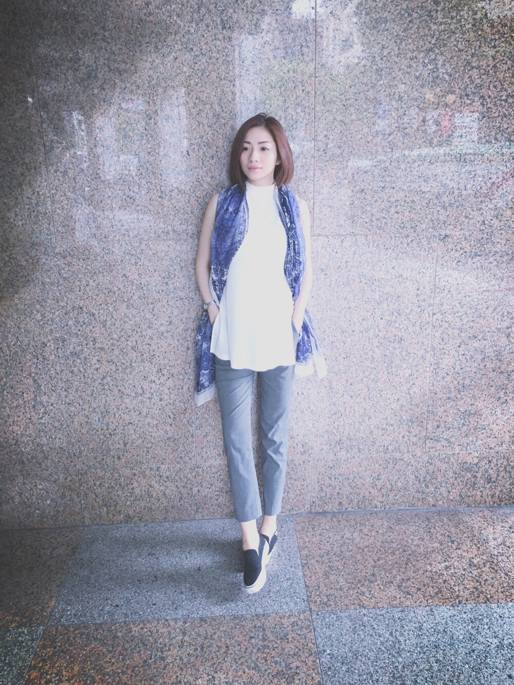 「working style」｜「H&Mのアイテム（トップス、ホワイト系）」を使った、Sunnie Maya Yangさん（レディース・163cm）の春コーディネートの1枚目の写真