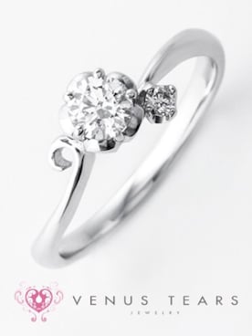 VENUS TEARS  銀座店さんのコーディネート