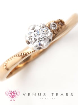 VENUS TEARS  銀座店さんのコーディネート