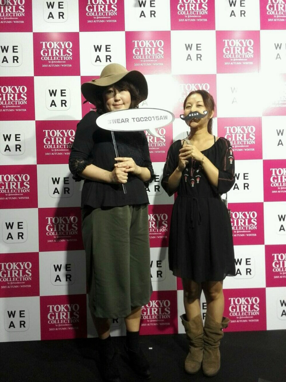 「WEAR_TGC2015AW」｜「Languageのアイテム（トップス、ブルー系）」を使った、鈴木聖子さん（レディース・161cm）の秋コーディネートの1枚目の写真