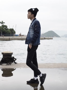 「PULL&BEAR（プルアンドベア）のアイテム（デニムジャケット）」を使った、Kieren Cheungさん（メンズ・181cm）の秋コーディネート