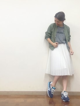 「グレーTシャツ」｜「アイテム（ブルゾン）」を使った、yoshimiさん（レディース・156cm）の秋コーディネート