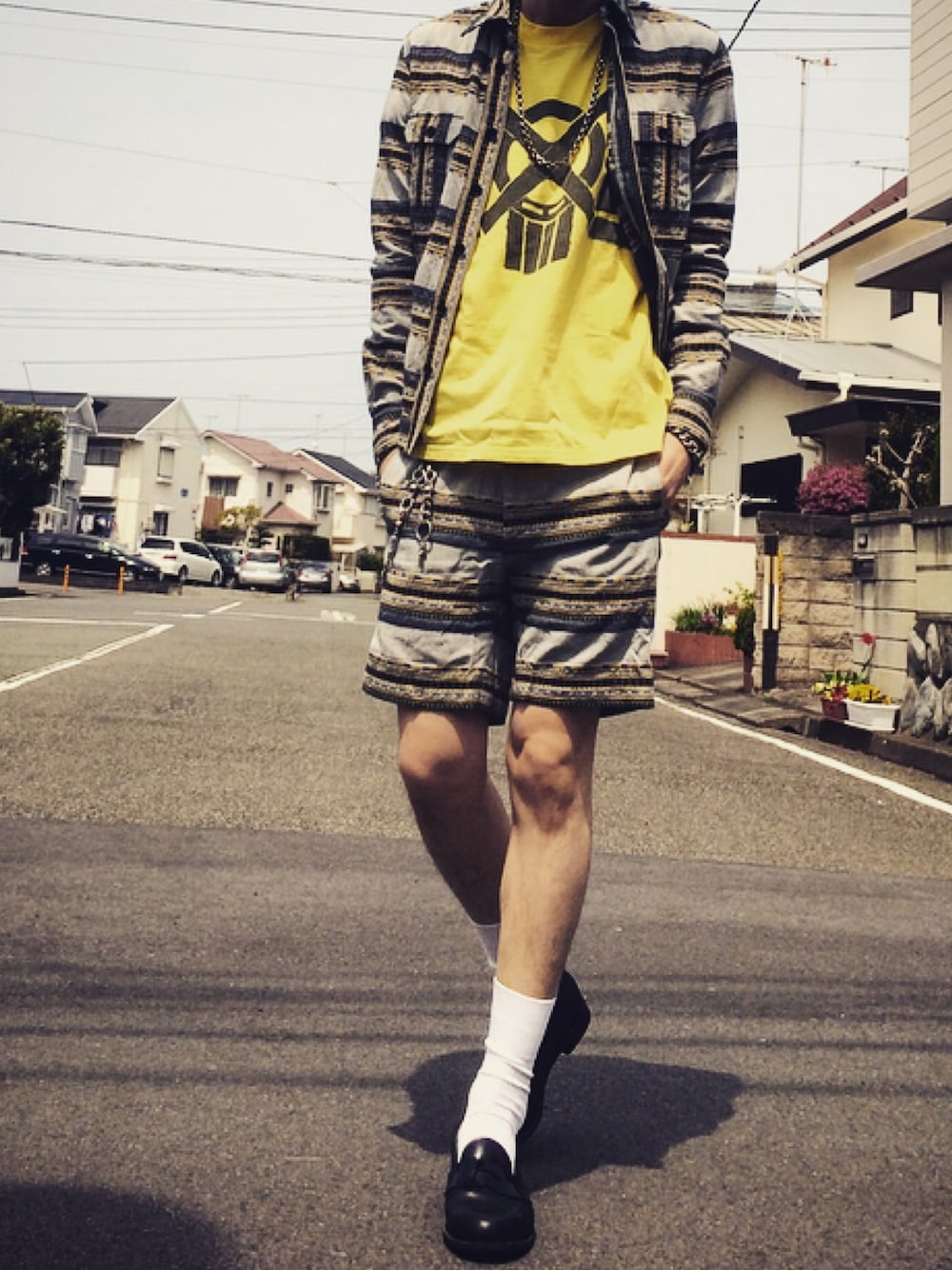 「ストリート、セットアップ、ショートパンツ、ローファー、柄シャツ、モード、Chrome Hearts、ストリートMIX、春」｜「yoshiokuboのアイテム（シャツ/ブラウス、その他）」を使った、Hatchさん（メンズ・182cm）の春コーディネートの1枚目の写真