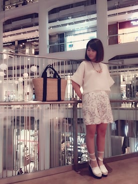 「アイテム（ネックレス）」を使った、Maika Yoshikiさん（レディース・155cm）の春コーディネート