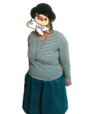 「CHICHIKAKA（チチカカ）のアイテム（Tシャツ/カットソー、グレー系）」を使った、夕梨さん（レディース・147cm）の冬コーディネート