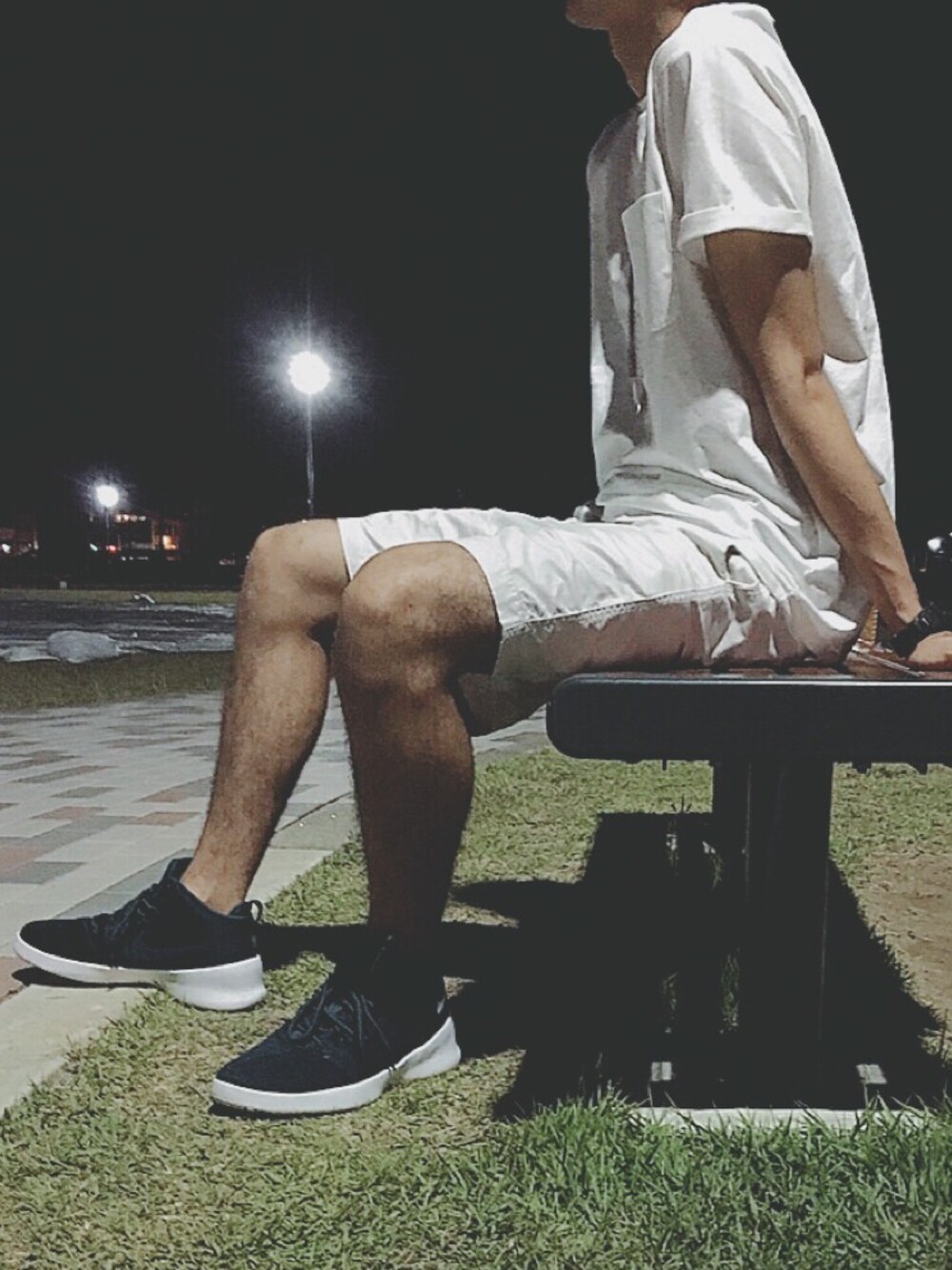 「URBAN RESEARCH、G-SHOCK、UNIQLO、ナイキスニーカー、シンプル」｜「NIKEのアイテム（スニーカー、グリーン系）」を使った、あさん（メンズ・176cm）の夏コーディネートの1枚目の写真