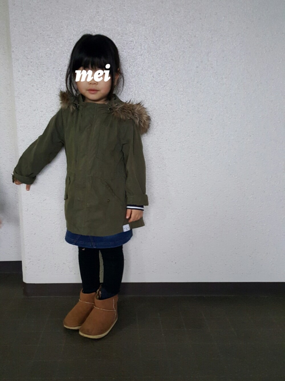 「シンプルコーデ、カジュアル、休日スタイル、キッズコーデ、kids、キッズファッション、女の子、ムートンブーツ」｜「B:MING by BEAMSのビーミング by ビームス / 5WAY M-51 (ライナー付き)（その他アウター、グリーン系）」を使った、mei⭐sayさん（キッズ・100cm）の秋コーディネートの1枚目の写真