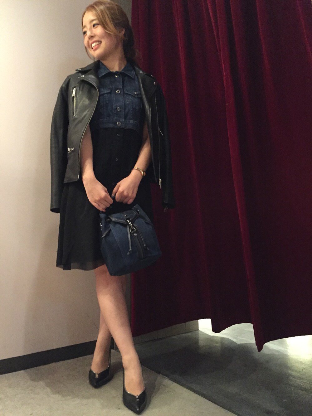 「Diesel、オトナカジュアル、レザージャケット、デニム」｜「DIESELのY01349PR013（パンプス、ブラック系）」を使った、DIESEL＿tomomiさん（レディース・155cm）の秋コーディネートの1枚目の写真