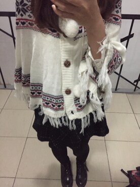 「Honeys（ハニーズ）のアイテム（ポンチョ）」を使った、E1lenさん（レディース・161cm）の秋コーディネート