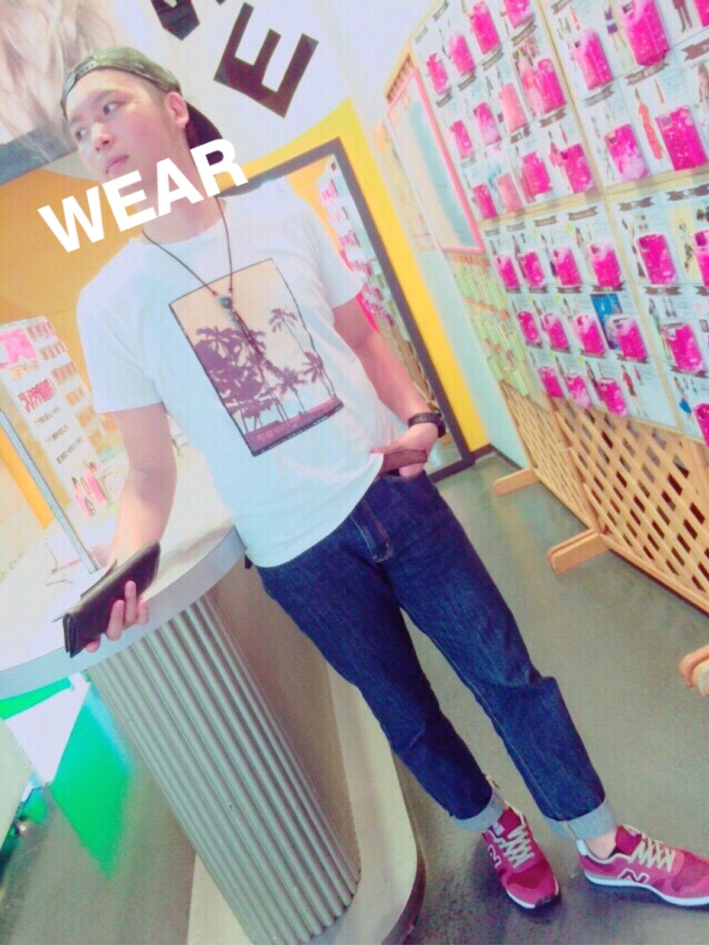 「ロールアップ、ニューバランス、adidas、ナイキ、デニム、Tシャツ、キャップ、GU」｜「GAPのアイテム（デニムパンツ、ブルー系）」を使った、くーとさん（メンズ・181cm）の夏コーディネートの1枚目の写真