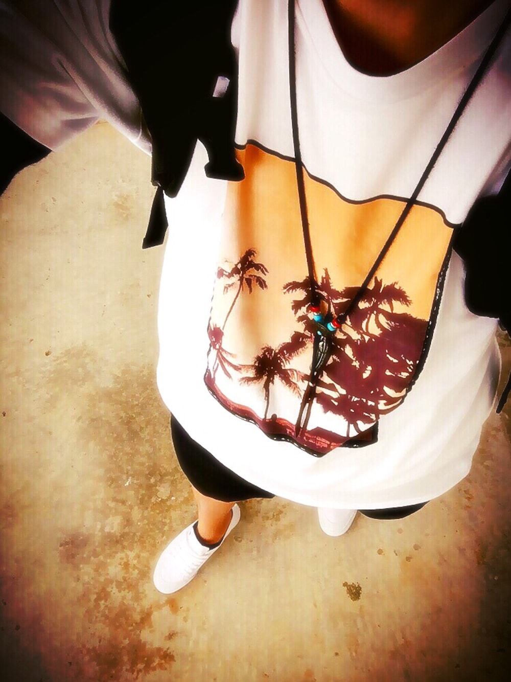 「シンプル、夏、adidas、NIKE、Tシャツ、ショートパンツ、白Tシャツ、シンプルコーデ、GU」｜「adidasのアイテム（スニーカー、ホワイト系）」を使った、くーとさん（メンズ・181cm）の夏コーディネートの1枚目の写真