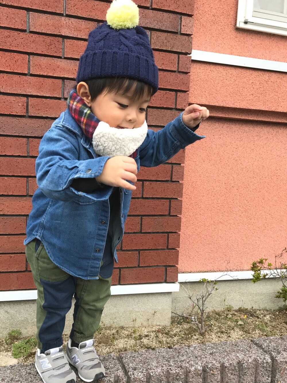 「おとこのこ、キッズコーデ、3歳、休日スタイル」｜「GAPのアイテム（シャツ/ブラウス、ブルー系）」を使った、ayamituさん（キッズ・90cm）の秋コーディネートの1枚目の写真