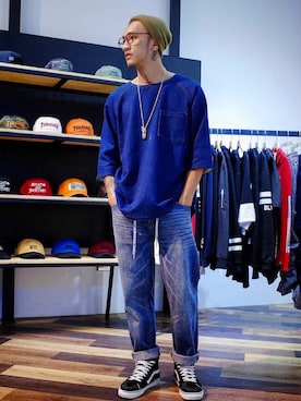 「DEMARCOLAB（デマルコラブ）のアイテム（トップス）」を使った、賀八一さん（メンズ・174cm）の冬コーディネート