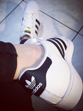 「adidas（アディダス）の《メルマガ掲載》adidas アディダス SUPERSTAR スーパースター C77124 15SS WHT/CBK/WHT         （スニーカー、ホワイト系）」を使った、Heidi✨さん（レディース・153cm）の冬コーディネート