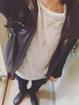 「スエット」｜「アイテム（ライダースジャケット）」を使った、HIDETOさん（メンズ・173cm）の春コーディネート