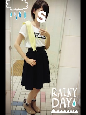 「ひざ丈スカート」｜「アイテム（レインシューズ）」を使った、shizukaさん（レディース・162cm）の夏コーディネート