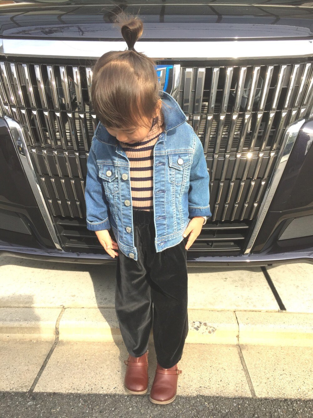 「キッスコーデ、キッズファッション、2歳、女の子、お出かけコーデ、ボーダー、タートルネック」｜「babyGAPのアイテム（デニムジャケット、ブルー系）」を使った、ki☺︎hoさん（キッズ・90cm）の秋コーディネートの1枚目の写真
