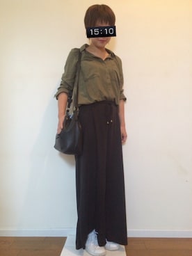 「H&M（エイチ・アンド・エム）のアイテム（シャツ/ブラウス、グリーン系）」を使った、marukoさん（レディース・161cm）の秋コーディネート