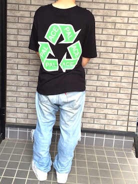 「PALACE（パレス）のアイテム（Tシャツ/カットソー、ブラック系）」を使った、Kさん（メンズ・165cm）の秋コーディネート