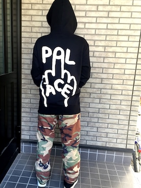 「PALACE（パレス）のアイテム（パーカー、ブラック系）」を使った、Kさん（メンズ・165cm）の秋コーディネート