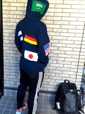 「Supreme （シュプリーム）のアイテム（パーカー、ブルー系）」を使った、Kさん（メンズ・165cm）の秋コーディネート