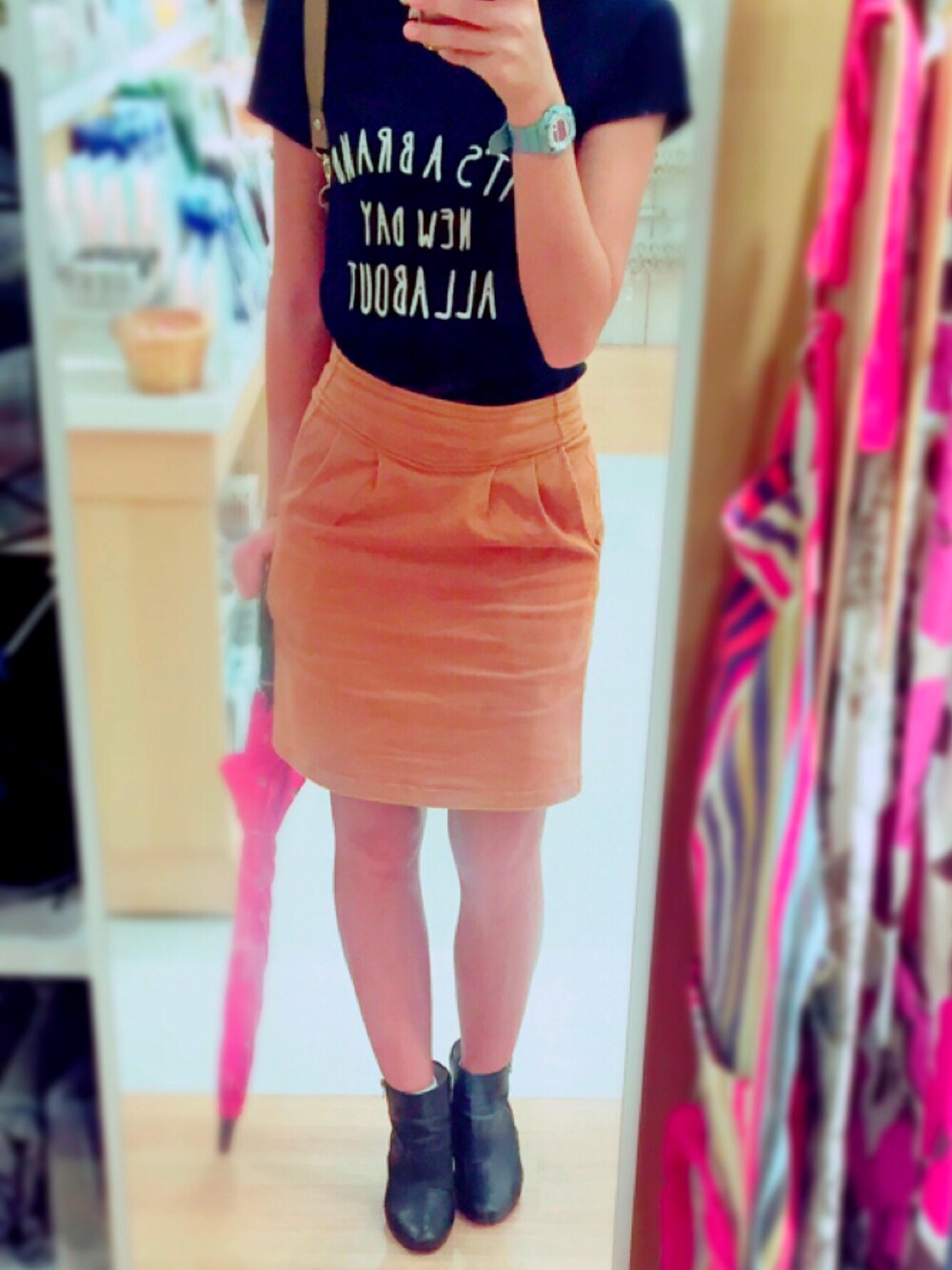 「dazzlinのアイテム（Tシャツ/カットソー、ブルー系）」を使った、K.nk さん（レディース・161cm）の秋コーディネートの1枚目の写真