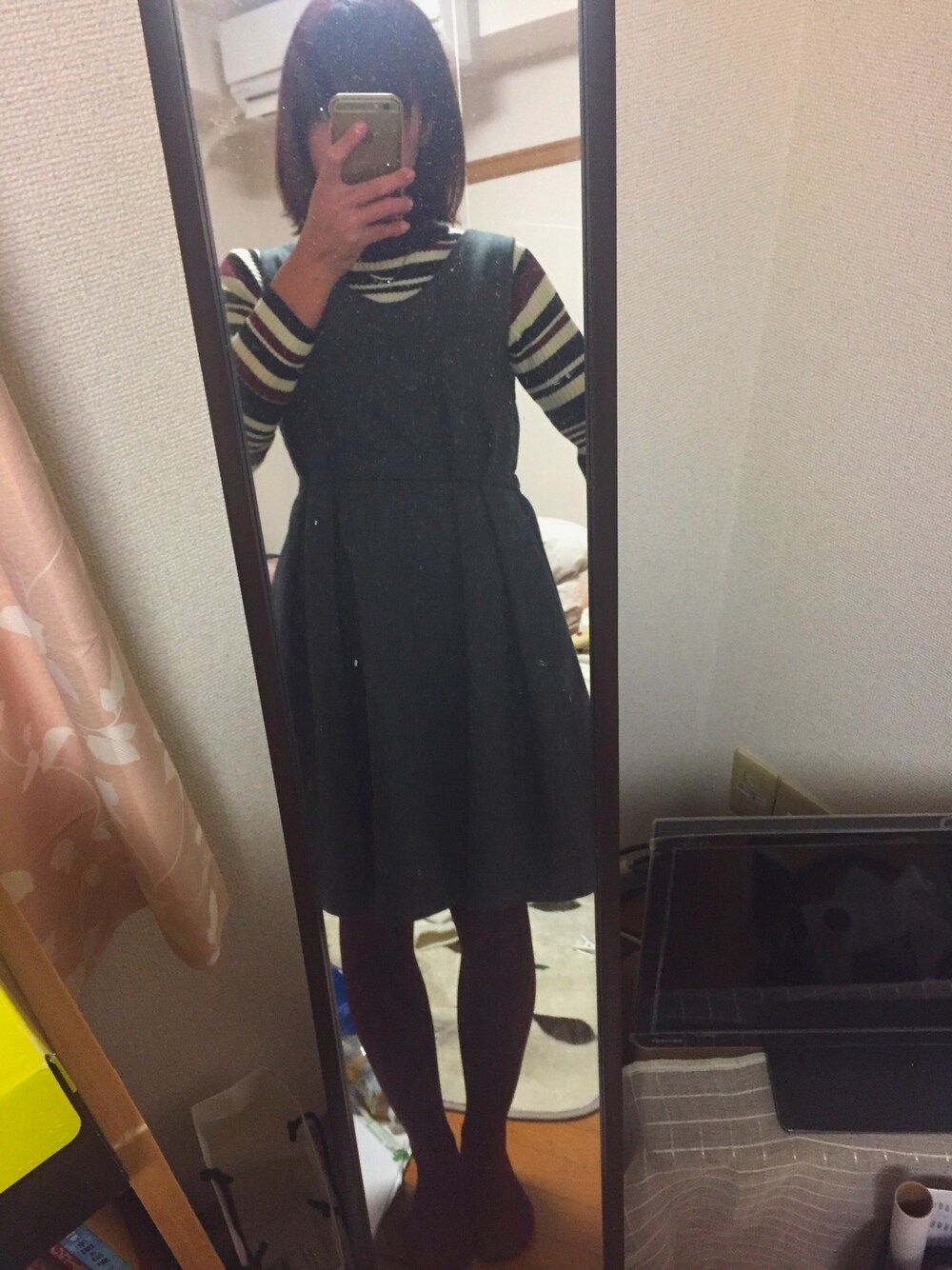 「赤髪、ガーリー」｜「PAGEBOYのT/RタックOP（ワンピース、グレー系）」を使った、K.nk さん（レディース・161cm）の秋コーディネートの1枚目の写真