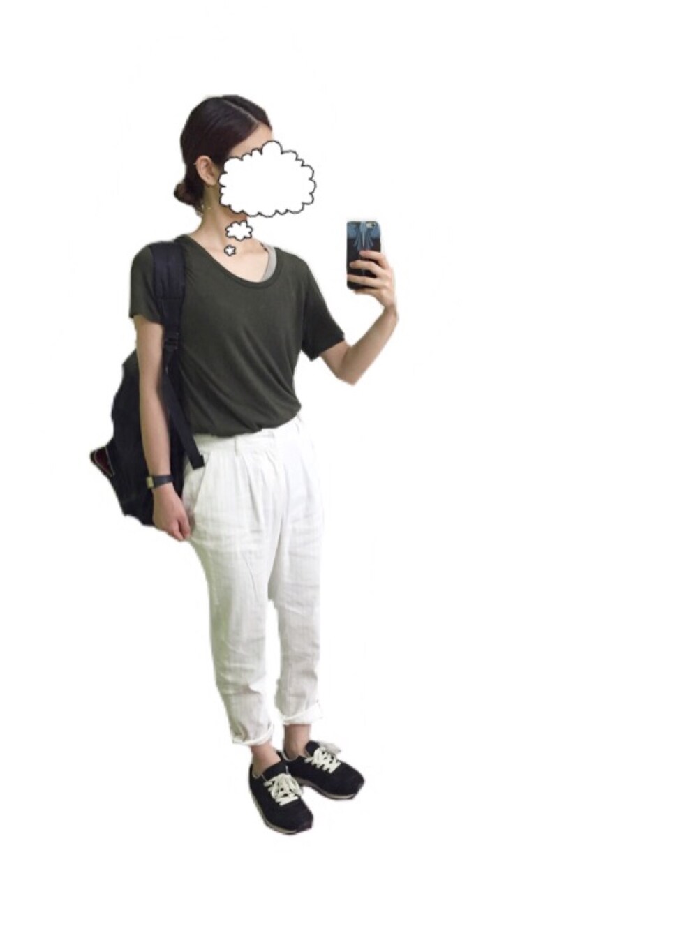 ホワイト系のその他パンツ、ブラック系のバックパック/リュックを着用したレディースの夏コーディネートの1枚目の写真