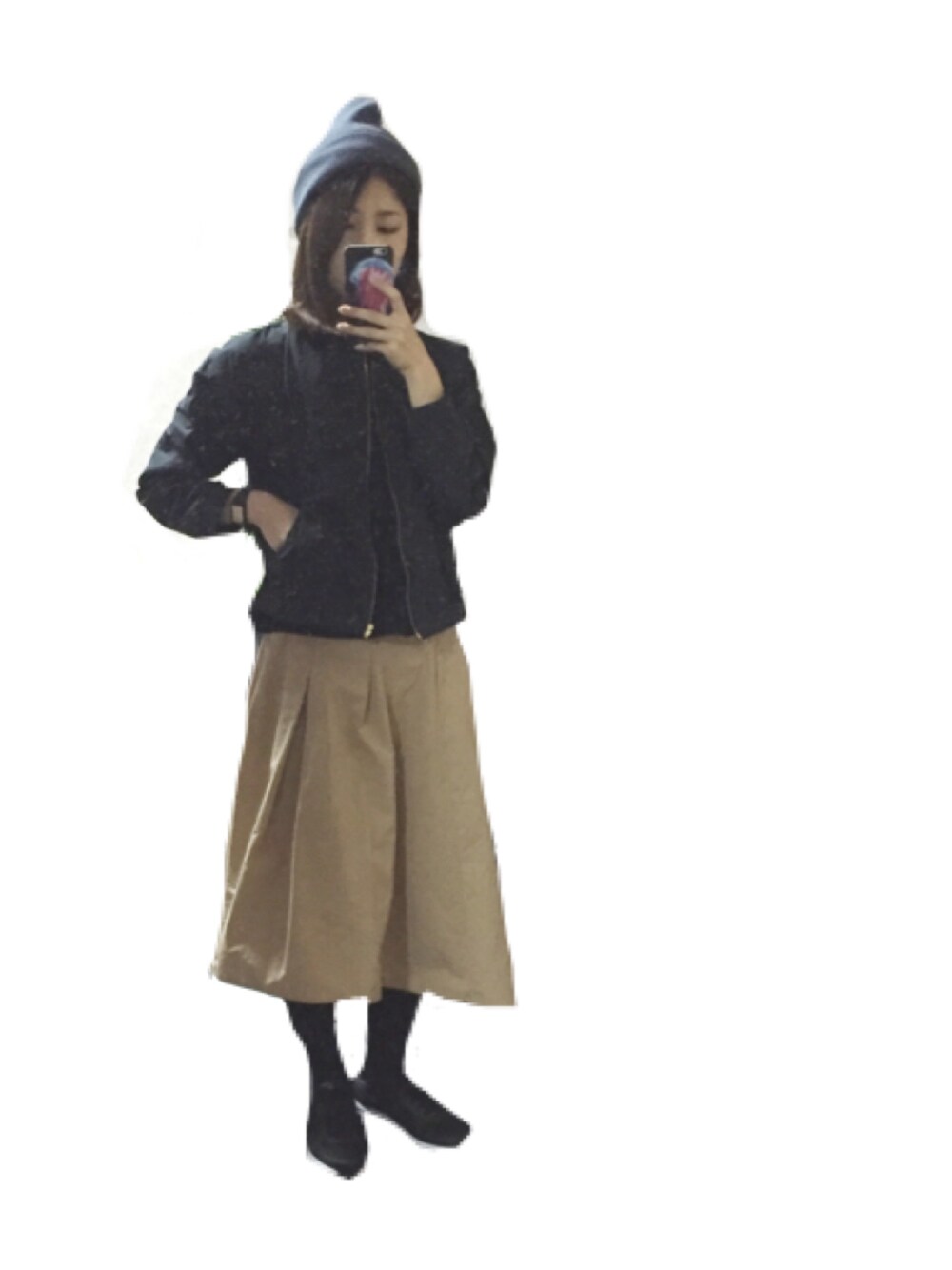 「秋コーデ、秋服、スニーカーコーデ、ニット帽、楽チンコーデ、ミモレ丈スカート、ブルゾン、ブラックコーデ、スカート×スニーカー」｜「NIKEのNIKE  ナイキ　WOMENS NIKE INTERNATIONALIST  ウィメンズインターナショナリスト  629684（スニーカー、ブラック系）」を使った、ashibaさん（レディース・158cm）の秋コーディネートの1枚目の写真