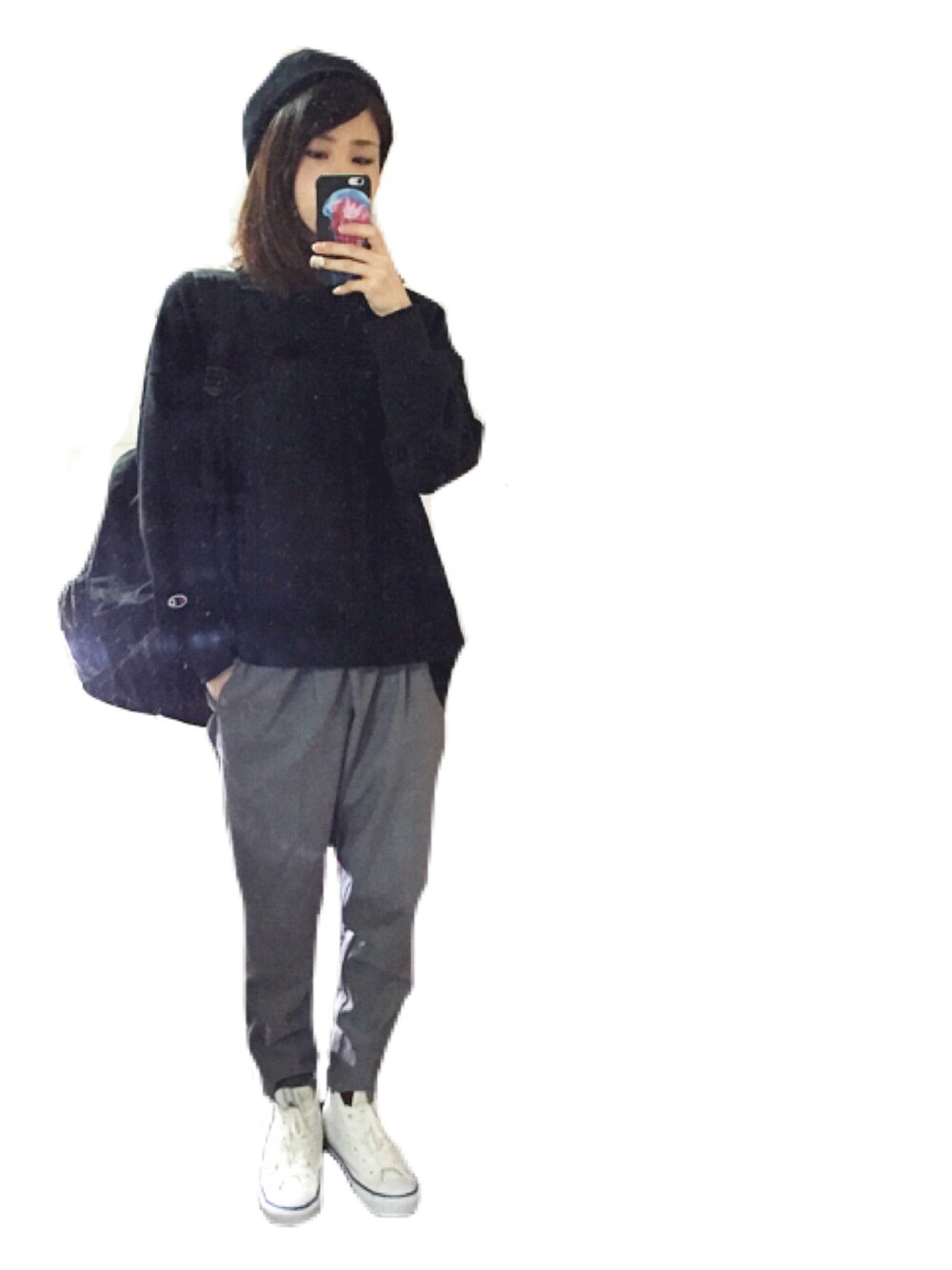 「パンツスタイル、オトナカジュアル、ラフ、休日スタイル、タートルネック、VANS、楽チンコーデ、モノトーン、Laguna Moon、ベレー帽」｜「VANSのVans Sk8-Hi Overwash Slim Zip Sneaker（スニーカー、ホワイト系）」を使った、ashibaさん（レディース・158cm）の冬コーディネートの1枚目の写真