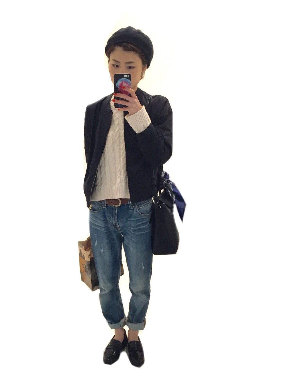 「黒、シンプルコーデ、denim、ootd、ゆるコーデ、お花見、ピンク、大人カジュアル、yahki、バンダナ」｜「ORiental TRafficの秋冬新作★厚底ポインテッドローファー★5310（ローファー、ブラック系）」を使った、ashibaさん（レディース・158cm）の春コーディネートの1枚目の写真