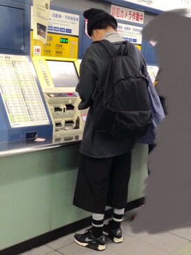 「TOPMAN（トップマン）のアイテム（スウェット）」を使った、yopeさん（メンズ・174cm）の秋コーディネート