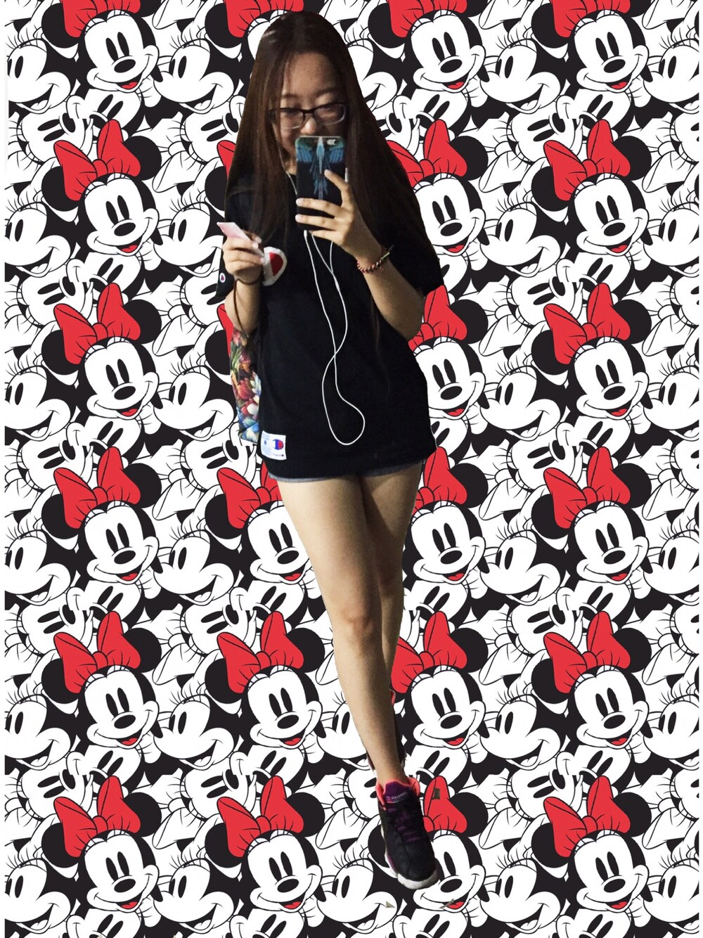 「ootd、summer、sneakers、streetstyle、school、girl、black、longhair、Champion、SELFIE」｜「Championのアイテム（シャツ/ブラウス、ブラック系）」を使った、Zihui Zhuさん（レディース・168cm）の夏コーディネートの1枚目の写真