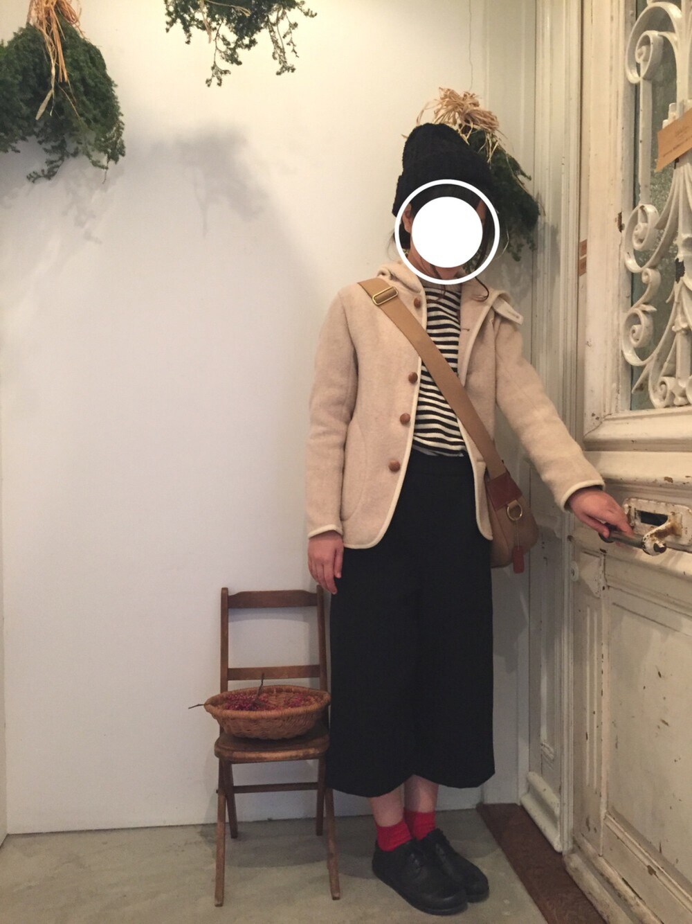 「URBAN RESEARCH DOORS WOMENSのCLIPPER KNIT CAP（ニットキャップ/ビーニー、ブラック系）」を使った、ｓａ .さん（レディース・159cm）の冬コーディネートの1枚目の写真