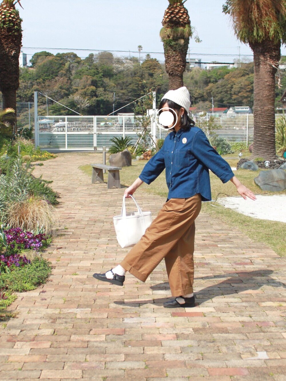 「MHL.、URBAN RESEARCH DOORS、orcival、aurorashoes、CA4LA」｜「MHL.のINDIGO CLOTH（シャツ/ブラウス、ブルー系）」を使った、ｓａ .さん（レディース・159cm）の夏コーディネートの1枚目の写真
