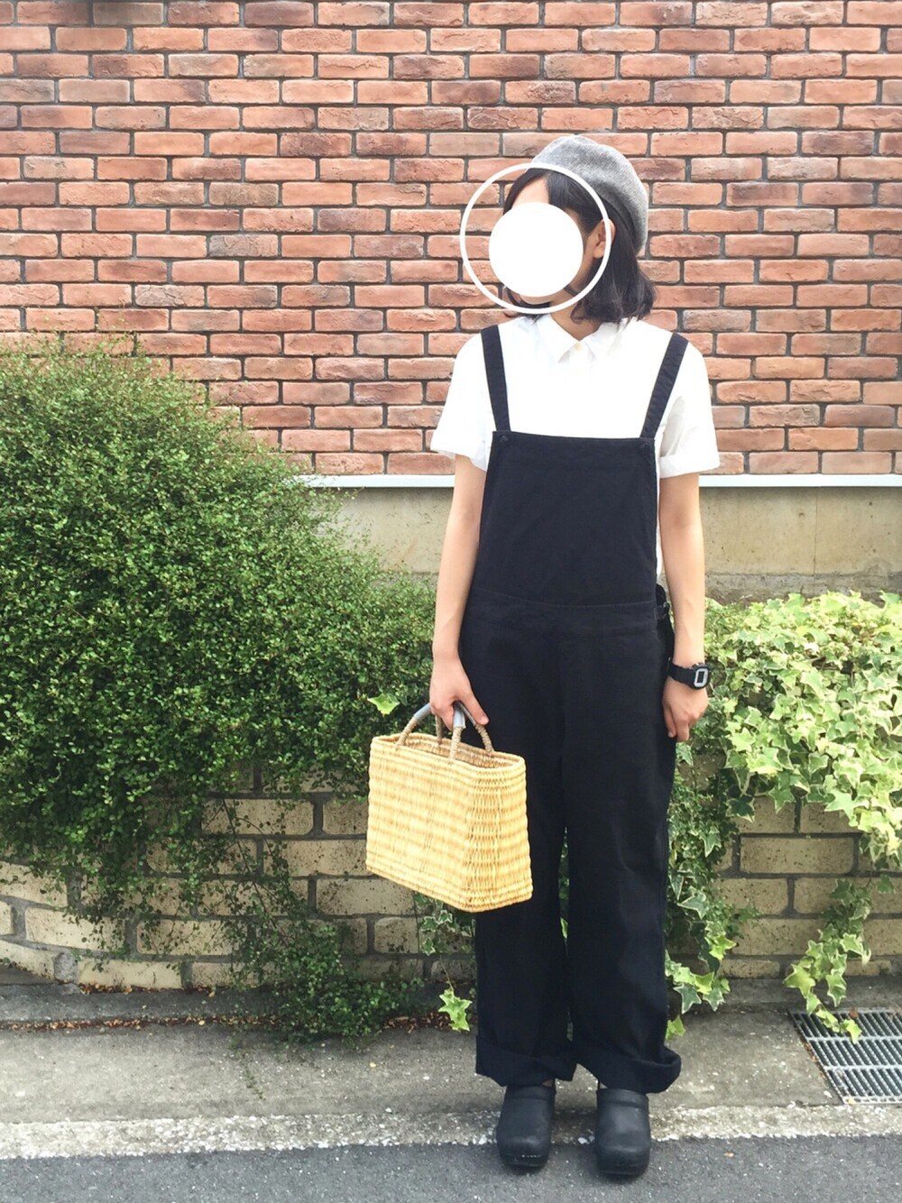 「シンプル、warangwayan、MHL.、dansko、オーバーオール、CA4LA」｜「MHL.のSUMMER GARMENT DYE COTTON LINEN（シャツ/ブラウス、ホワイト系）」を使った、ｓａ .さん（レディース・159cm）の夏コーディネートの1枚目の写真