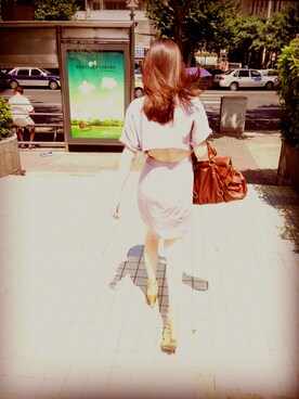 「miu miu（ミュウミュウ）のShiny Calf Top-Handle Bag（ハンドバッグ、ブラウン系）」を使った、Roseさん（レディース・157cm）の秋コーディネート
