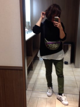 「アイテム（ボディバッグ/ウエストポーチ、グリーン系）」を使った、Bondstieさん（レディース・160cm）の冬コーディネート