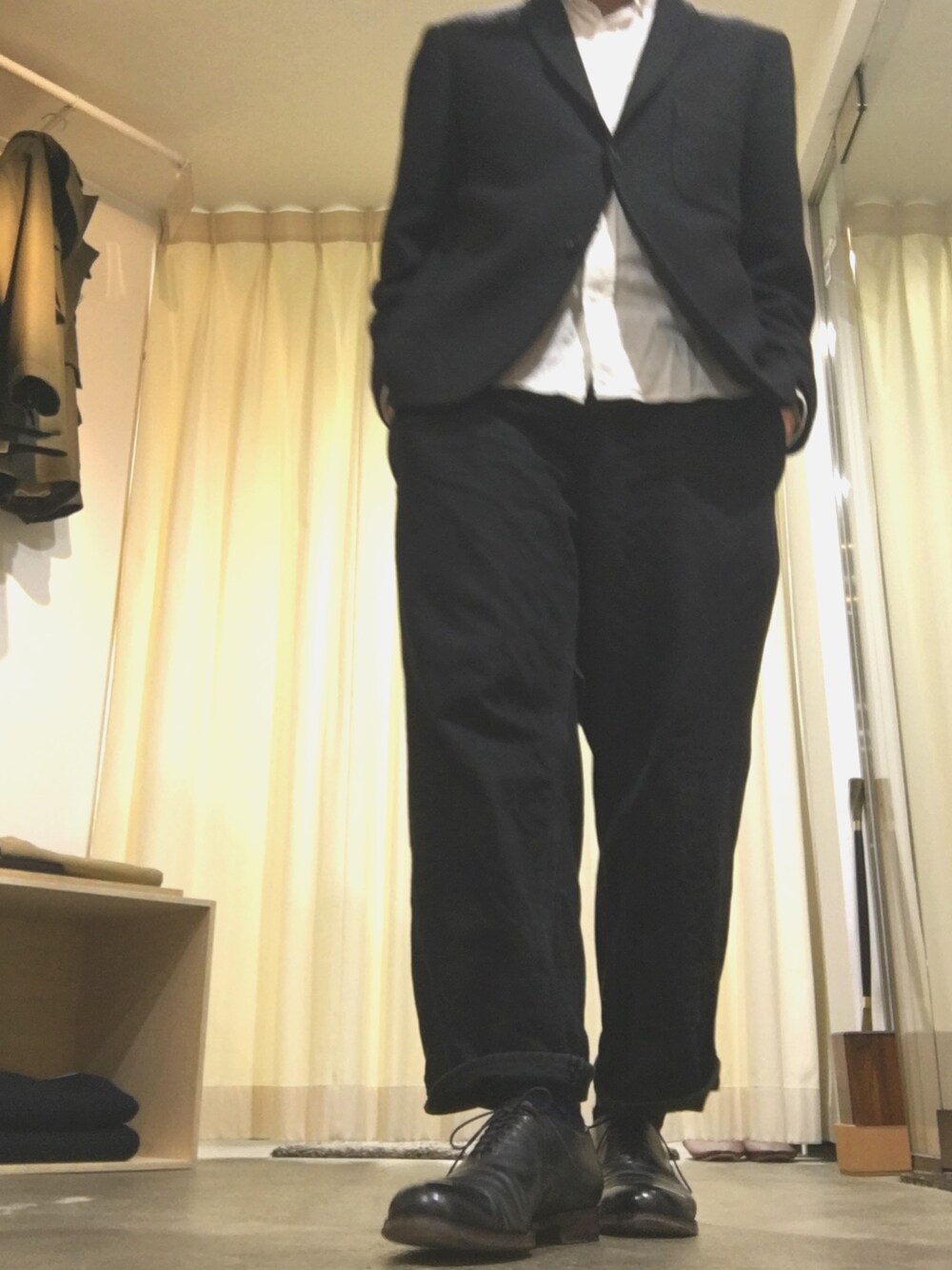 「TUKIのアイテム（その他パンツ、ブラック系）」を使った、katumiさん（メンズ・175cm）の秋コーディネートの1枚目の写真