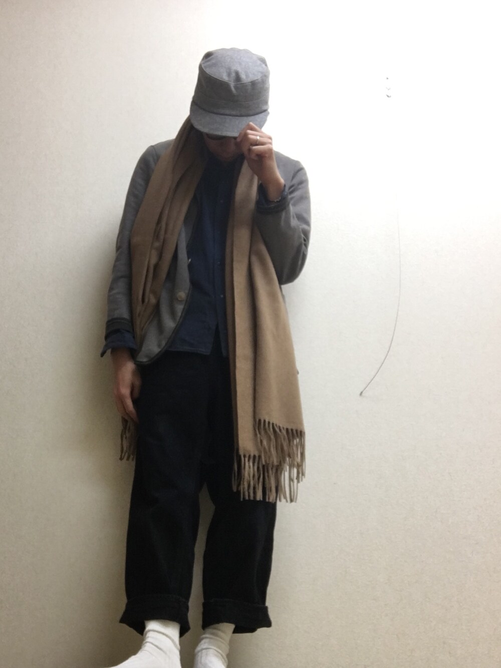 「YAECA、AURALEE、fashion」｜「umit benanのアイテム（キャップ、グレー系）」を使った、katumiさん（メンズ・175cm）の秋コーディネートの1枚目の写真