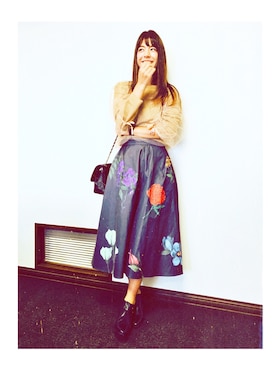 スザンヌさんの「AMANDA FLARE SKIRT」を使ったコーディネート