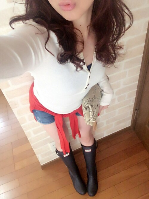 n@o使用「hollister(ヘンリーネックカットソー)」的時尚穿搭