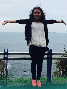 「asos（エイソス）のアイテム（Tシャツ/カットソー、ホワイト系）」を使った、Lindsayさん（レディース・151cm）の秋コーディネート