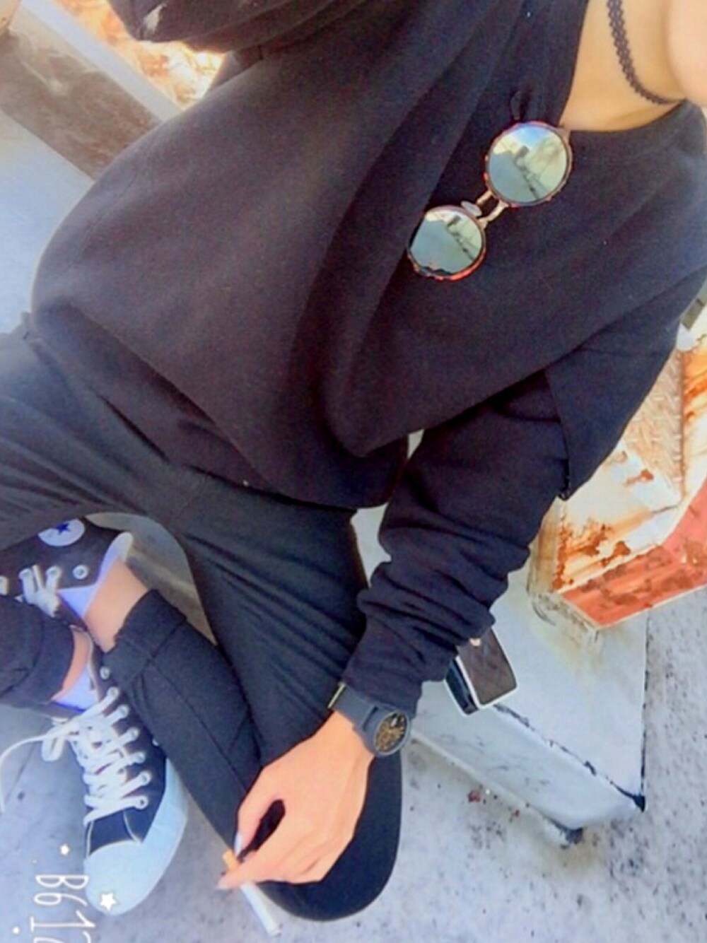 「STUSSYのアイテム（スウェット、ブラック系）」を使った、m k m r : )さん（レディース・156cm）の秋コーディネートの1枚目の写真